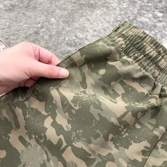 Kids Camo Carhartt Pull On Shorts - Picture 6 of 12
